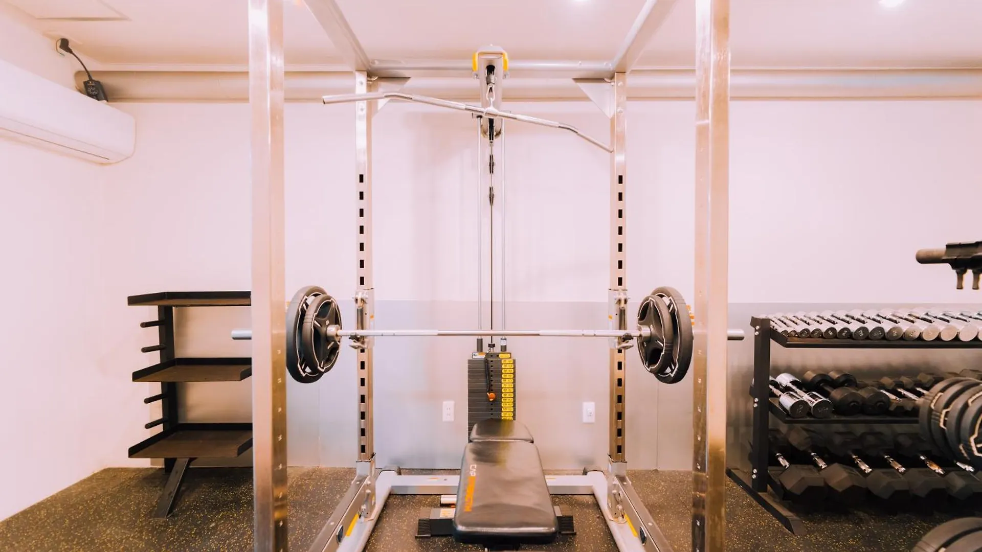 Minimalist Loft Namba Compact Studio With A 24-Hour Gym Ma902 大阪市 0*,  日本